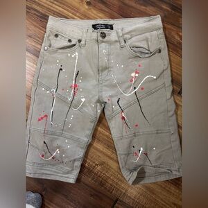 Trestles size 30 gray with paint splatters artsy Decorative decor longer shorts